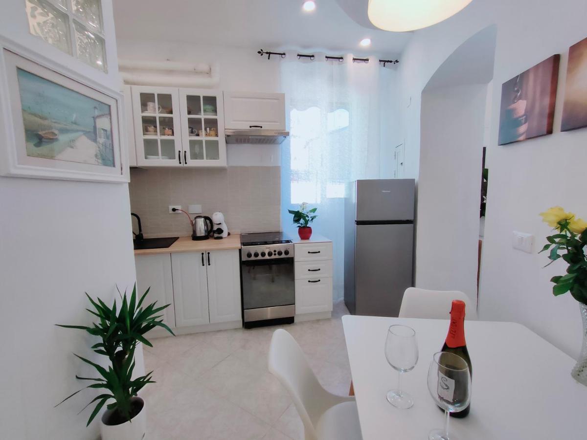 Leni'S House Apartment La Spezia Bagian luar foto